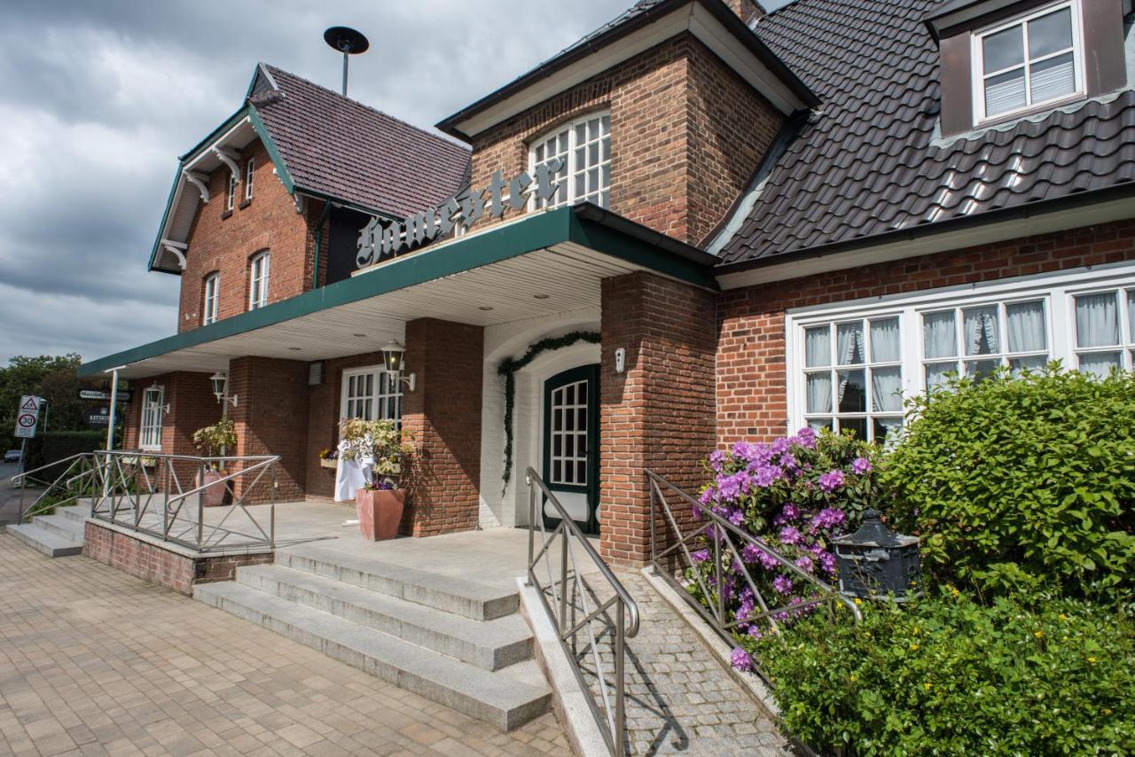 Landhaus Hamester - Hotel & Restaurant Basthorst  Exterior photo